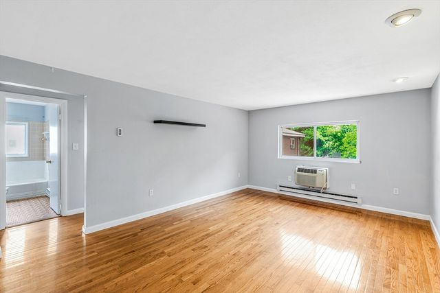 7 Glen Ave 11, Chelmsford, MA 01824