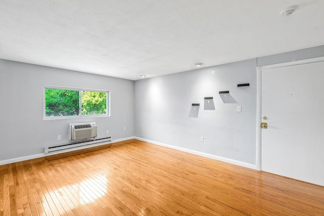 7 Glen Ave 11, Chelmsford, MA 01824