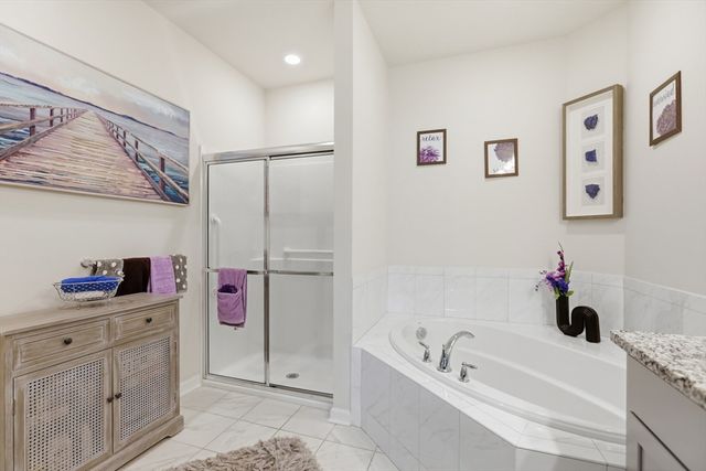 6 Overlook Dr 204, Andover, MA 01810