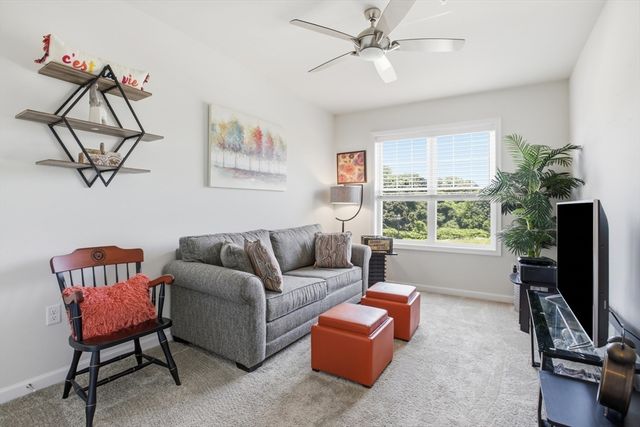 6 Overlook Dr 204, Andover, MA 01810