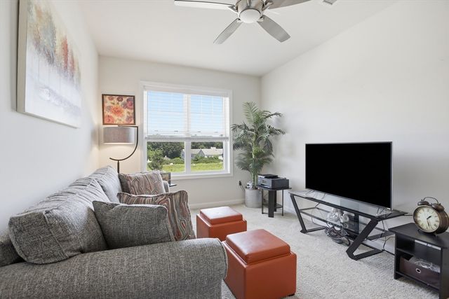 6 Overlook Dr 204, Andover, MA 01810