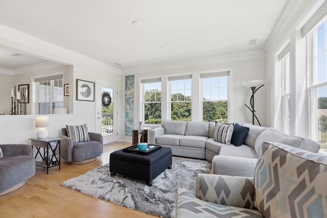 6 Overlook Dr 204, Andover, MA 01810