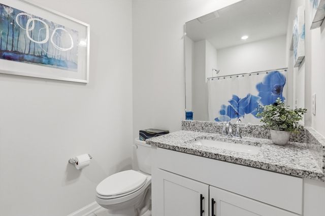 6 Overlook Dr 204, Andover, MA 01810