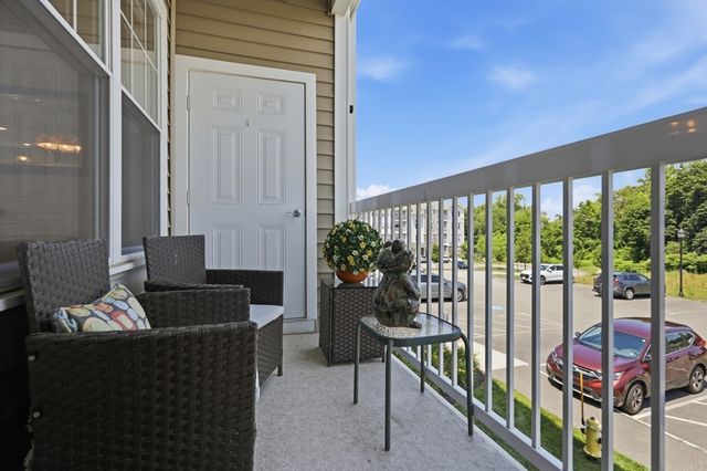 6 Overlook Dr 204, Andover, MA 01810