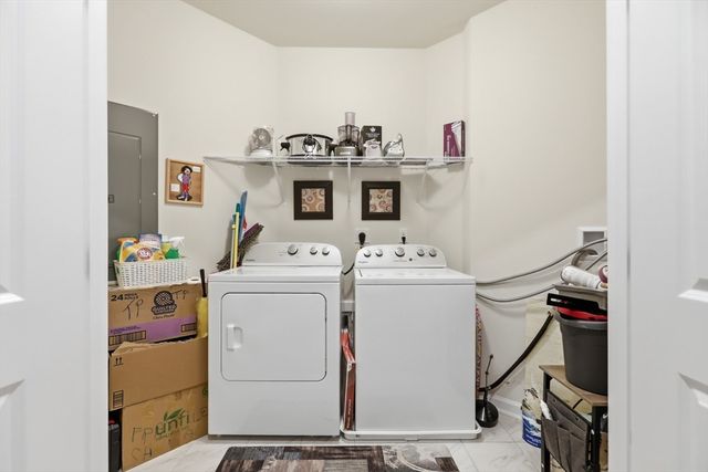 6 Overlook Dr 204, Andover, MA 01810
