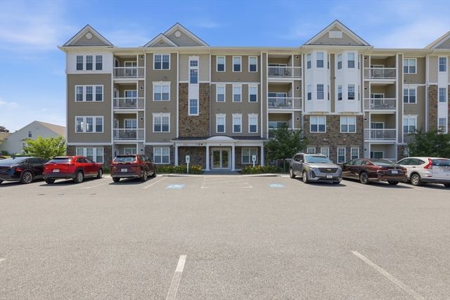 6 Overlook Dr 204, Andover, MA 01810