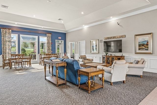 6 Overlook Dr 204, Andover, MA 01810