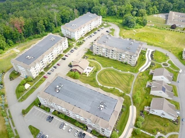 6 Overlook Dr 204, Andover, MA 01810