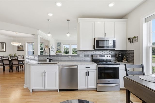 6 Overlook Dr 204, Andover, MA 01810