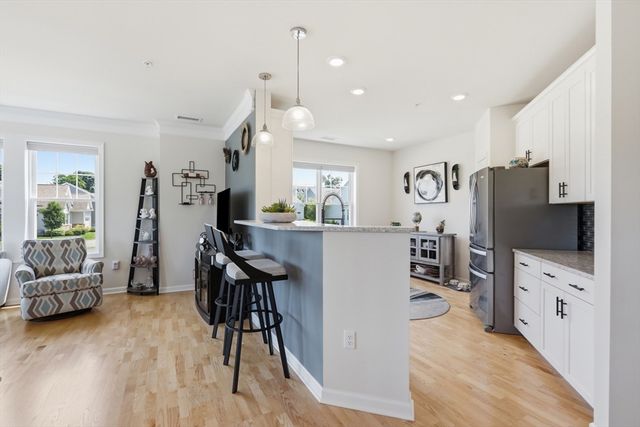 6 Overlook Dr 204, Andover, MA 01810