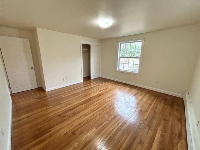 75 Marlboro Rd, Southborough, MA 01772