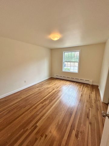 75 Marlboro Rd, Southborough, MA 01772