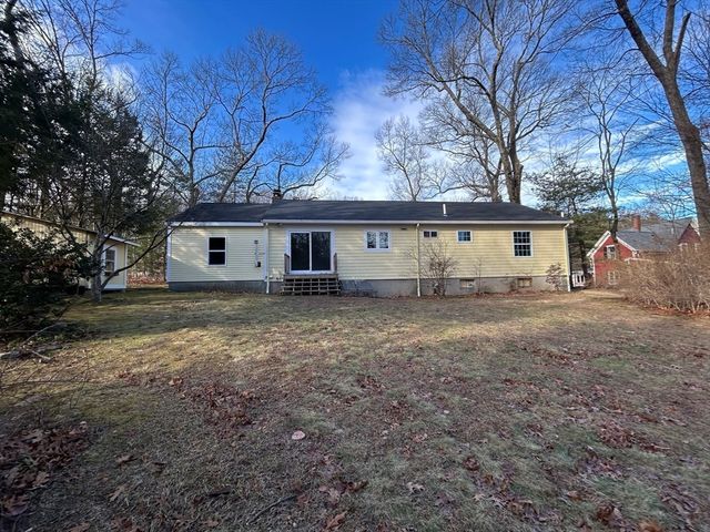 75 Marlboro Rd, Southborough, MA 01772