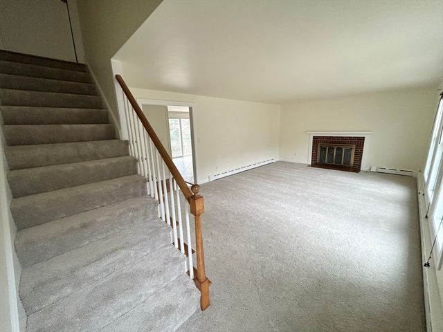 75 Marlboro Rd, Southborough, MA 01772