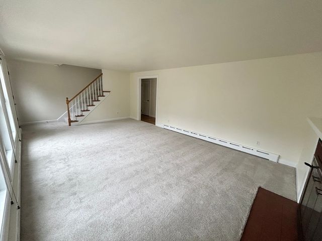 75 Marlboro Rd, Southborough, MA 01772