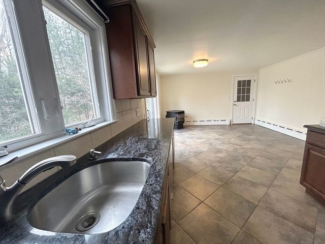 75 Marlboro Rd, Southborough, MA 01772