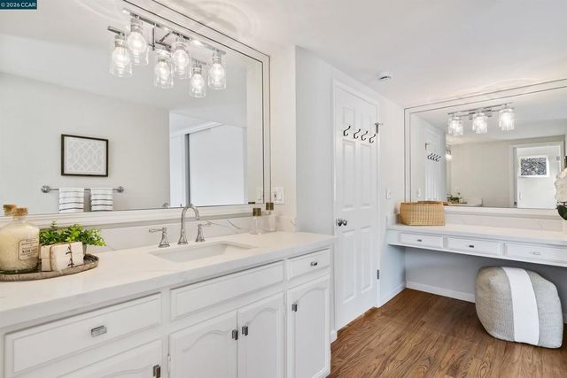 1197 Larch Ave, Moraga, CA 94556