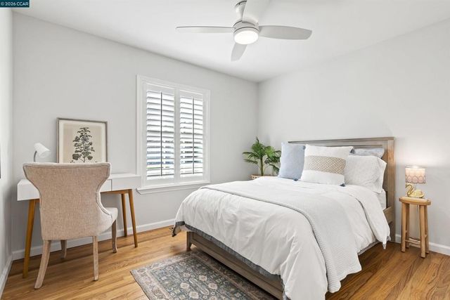 1197 Larch Ave, Moraga, CA 94556