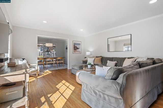 1197 Larch Ave, Moraga, CA 94556