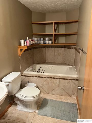 2628 W Garfield Street, Lincoln, NE 68522