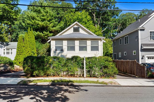 222 Sprague St, Dedham, MA 02026