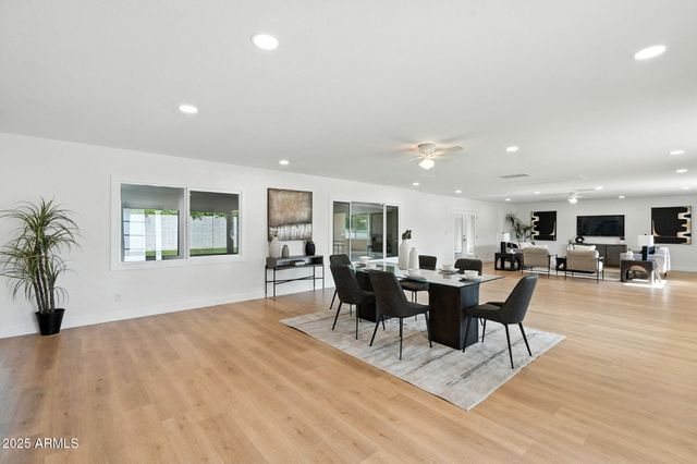 7637 N 7TH Avenue, Phoenix, AZ 85021