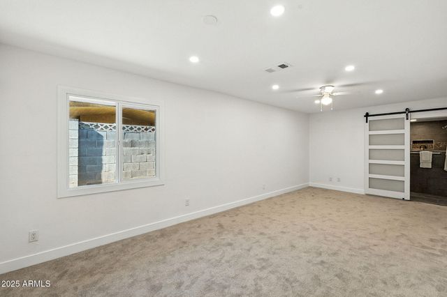 7637 N 7TH Avenue, Phoenix, AZ 85021