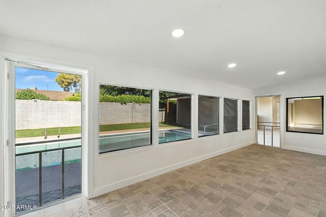 7637 N 7TH Avenue, Phoenix, AZ 85021