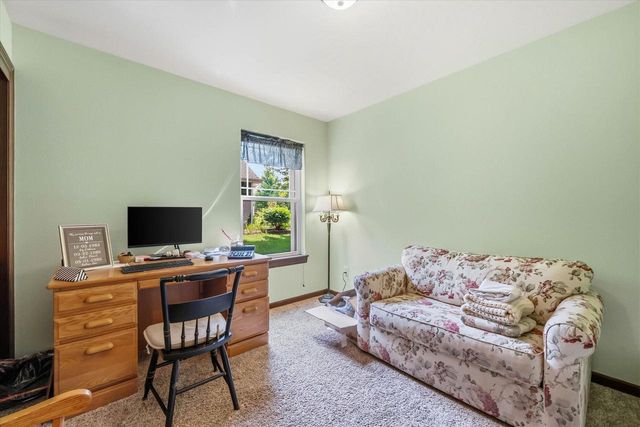 2748 Gateway AVENUE, Hartford, WI 53027