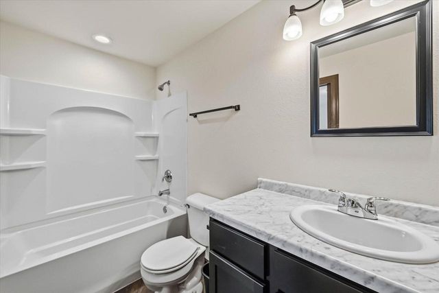2748 Gateway AVENUE, Hartford, WI 53027