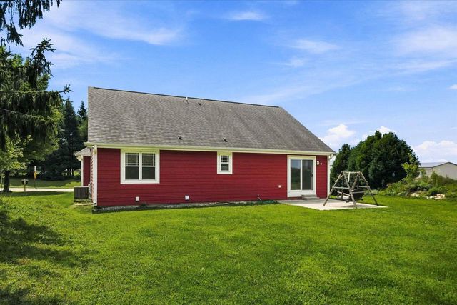 2748 Gateway AVENUE, Hartford, WI 53027
