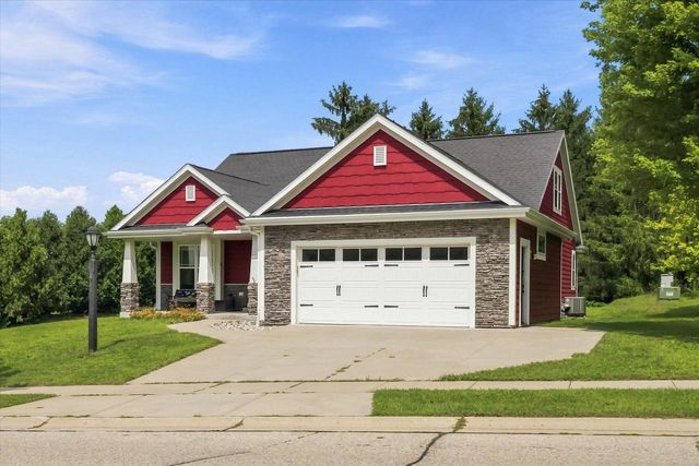 2748 Gateway AVENUE, Hartford, WI 53027