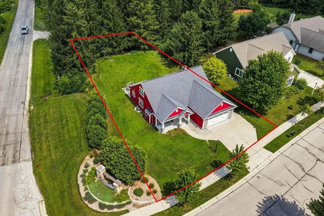2748 Gateway AVENUE, Hartford, WI 53027