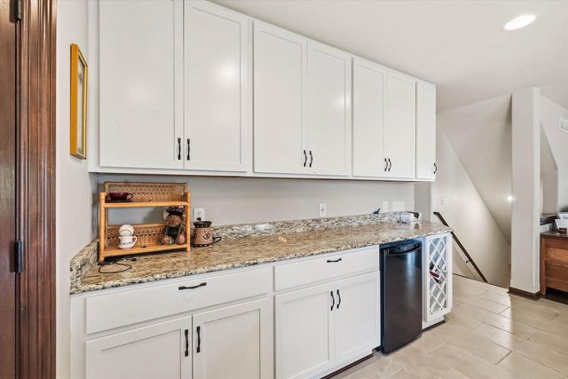 2748 Gateway AVENUE, Hartford, WI 53027