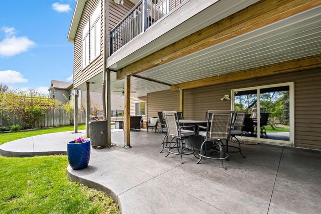 9362 Austrian Pine Avenue N, Brooklyn Park, MN 55443