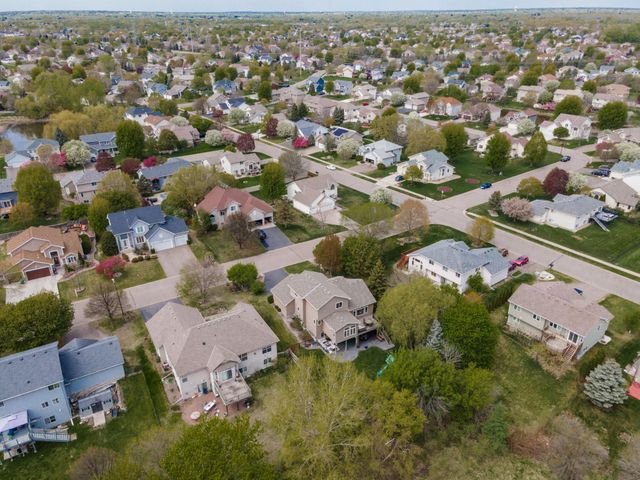 9362 Austrian Pine Avenue N, Brooklyn Park, MN 55443