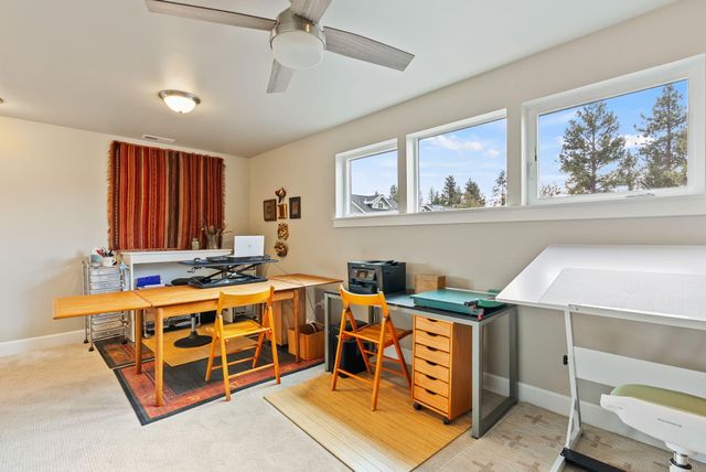 1078 E Black Butte Avenue, Sisters, OR 97759