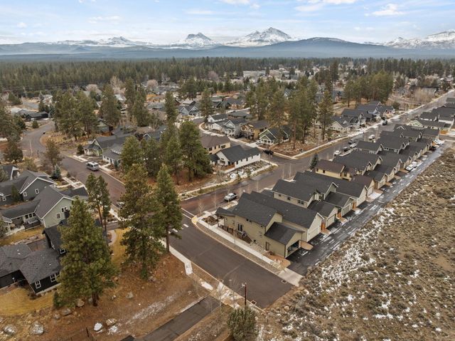 1078 E Black Butte Avenue, Sisters, OR 97759