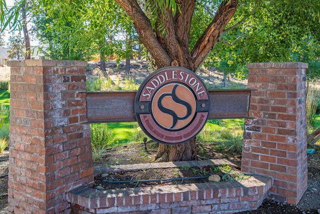 1078 E Black Butte Avenue, Sisters, OR 97759