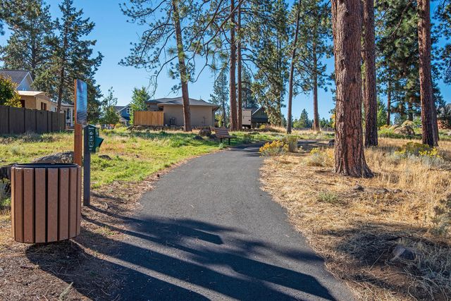 1078 E Black Butte Avenue, Sisters, OR 97759