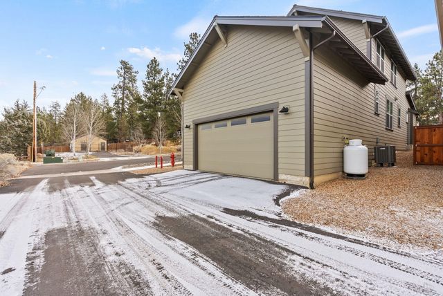 1078 E Black Butte Avenue, Sisters, OR 97759