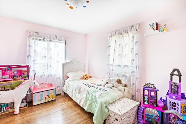 7 Mount McKinley Avenue, Farmingville, NY 11738