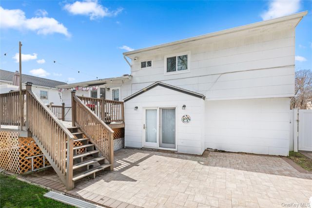 7 Mount McKinley Avenue, Farmingville, NY 11738