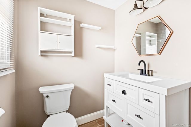 7 Mount McKinley Avenue, Farmingville, NY 11738