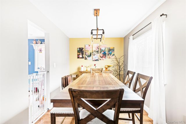 7 Mount McKinley Avenue, Farmingville, NY 11738