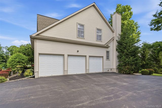 5 Albertanna Court, Hopewell Junction, NY 12533