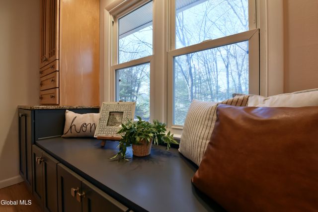 871 Maxwell Drive, Niskayuna, NY 12309