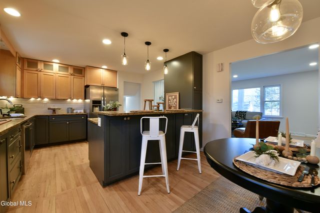 871 Maxwell Drive, Niskayuna, NY 12309