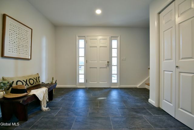 871 Maxwell Drive, Niskayuna, NY 12309