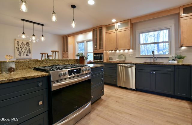 871 Maxwell Drive, Niskayuna, NY 12309